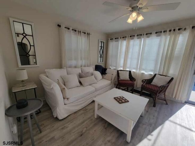 Photo - 209 N Granville Ave