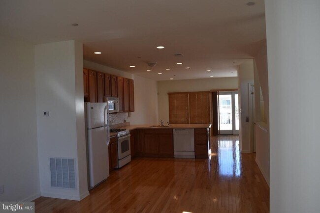 Photo - 72 Chelsea Ct