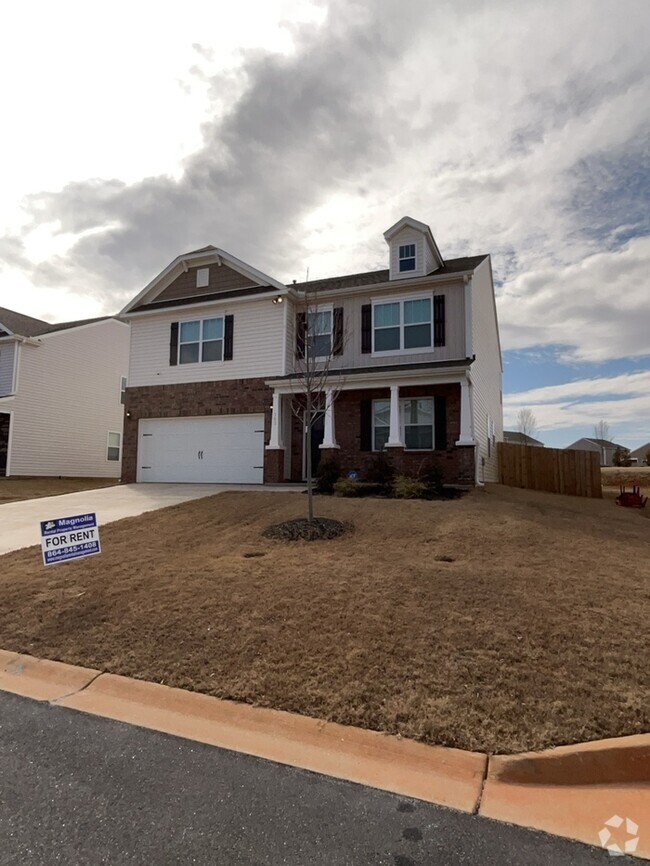 Building Photo - Beautiful Piedmont Home