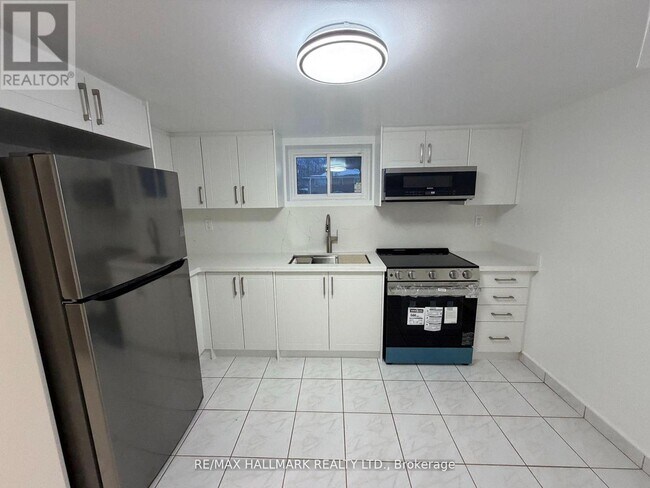 Photo - 43 Commons Dr