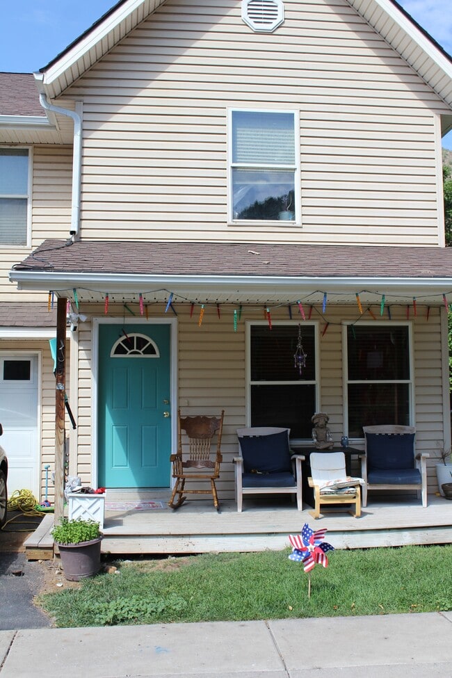 Photo - 185 Caywood Ct Townhome