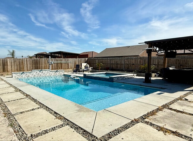 Photo - 2093 Cortner St