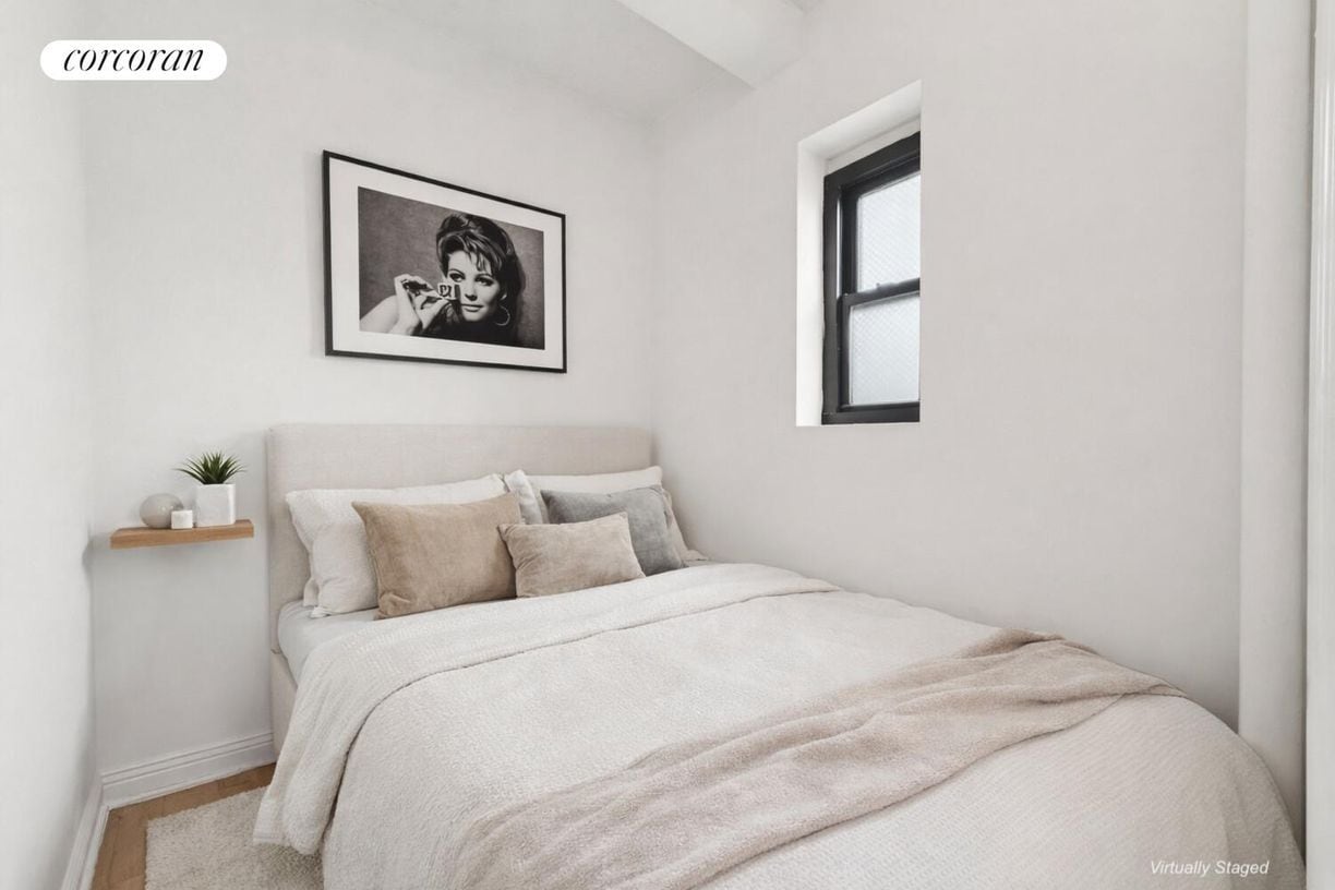 Photo - 200 W 16th St