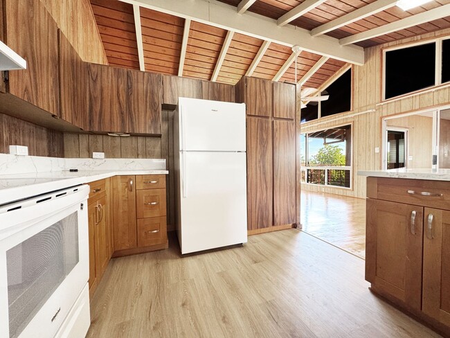 Photo - 4 Bedroom 2.5 Bathroom Rental in Kalihi - ...