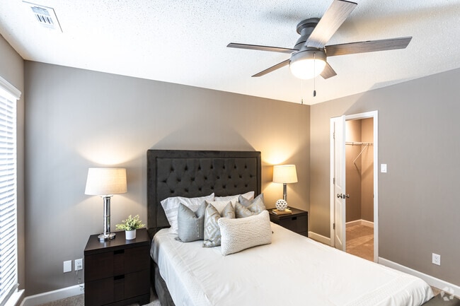 1HAB, 1BA - 639 ft² - Vanderbilt Apartments