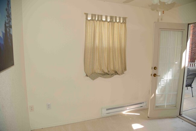 Side Room - 648 S Yarrow St