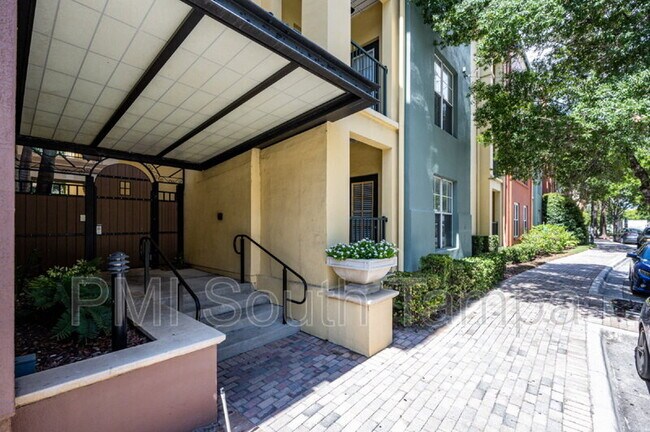2421 W Horatio St Unidad 838