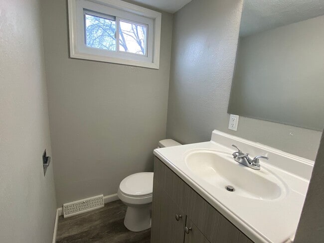 Photo - 5428 N Division St Unidad 5428