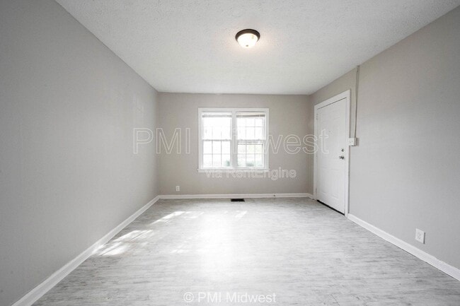 Photo - 270 S Lasalle St