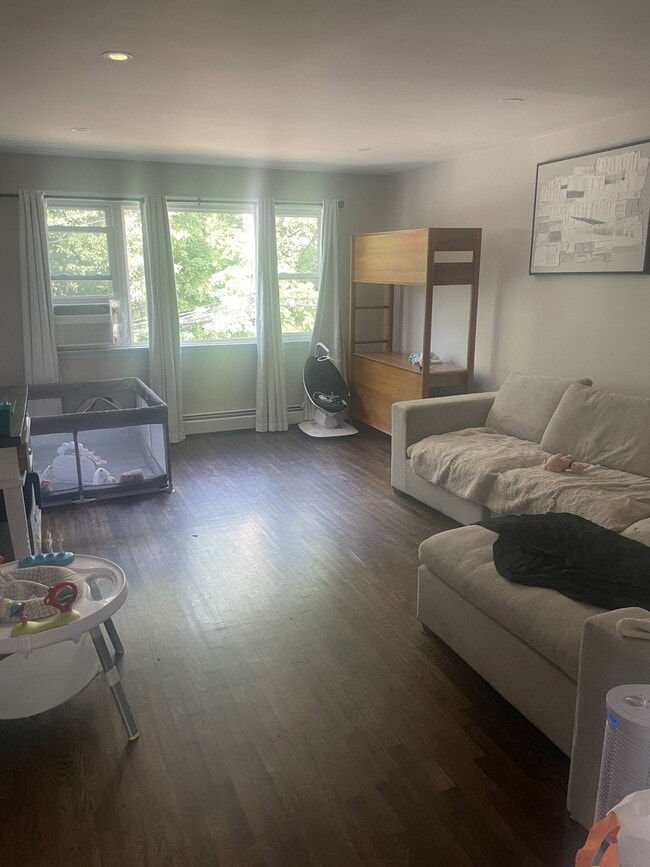 159 Truman Ave Unit 3