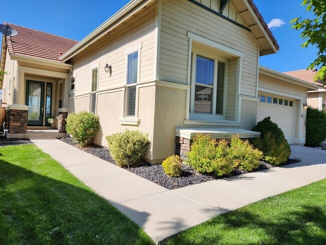 Building Photo - 6086 Cielo Cir