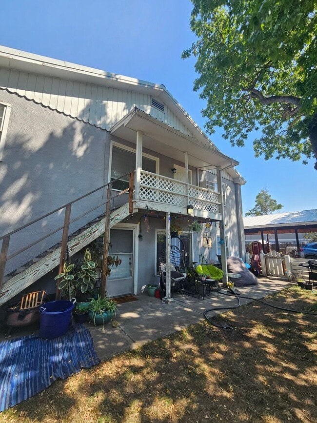Photo - 831 Niantic St Unit B