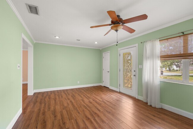 Photo - 146 Menendez Rd House