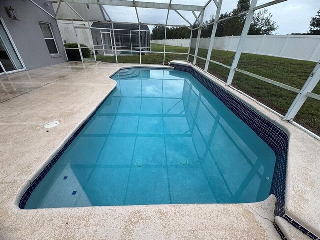 Photo - 648 Lockbreeze Dr