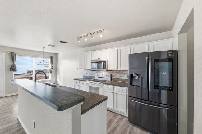 Photo - 2316 Kingsway Dr