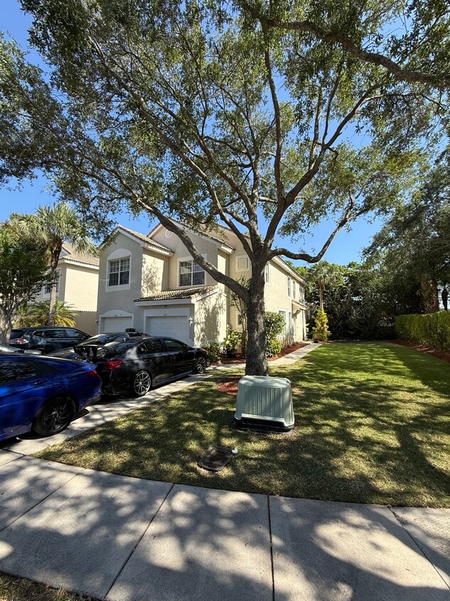 Photo - 1011 Woodfield Rd (Greenacres, FL)