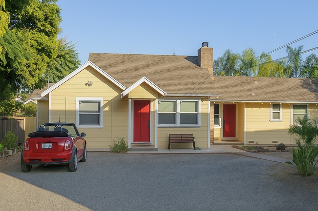 Building Photo - 829 Hunt Ave Rental