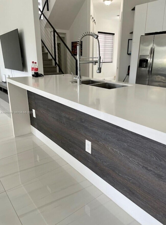 Photo - 3282 SW 44th St