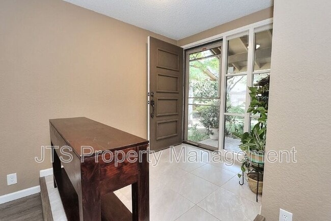 Photo - 6913 Navarro Ct