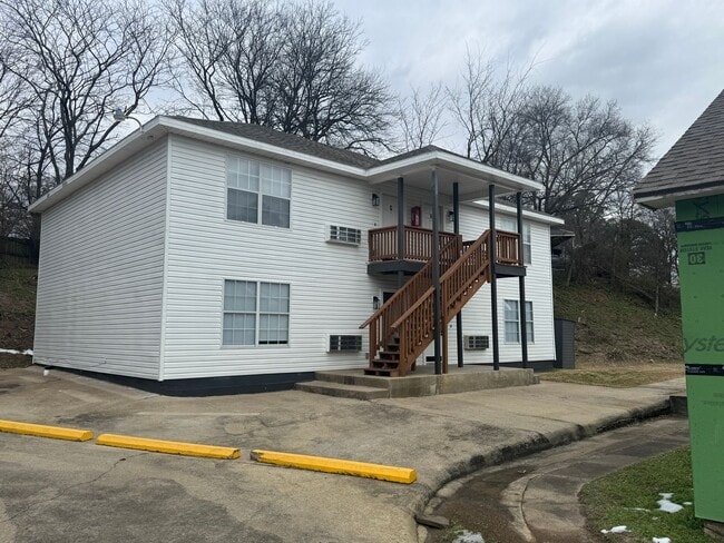 Building Photo - 323 S 12th St Unit E