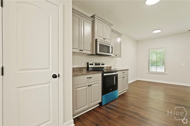 Building Photo - 168 Green Paddock Cir Rental