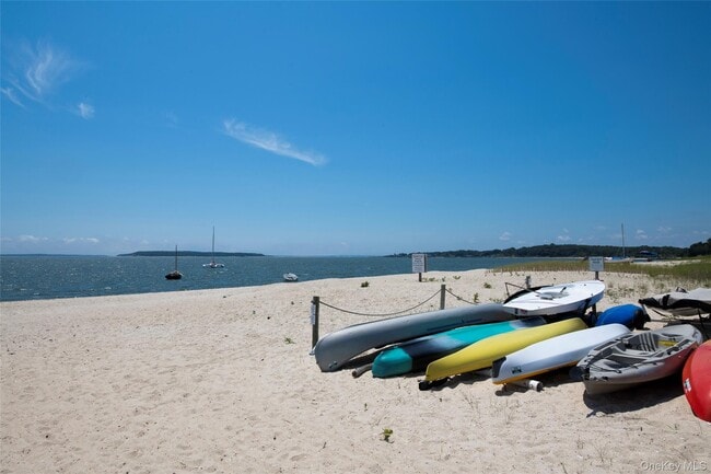 Photo - 4075 Pequash Ave