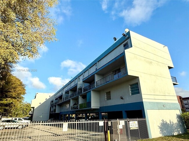 Building Photo - 399 NW 72nd Ave Unit 210