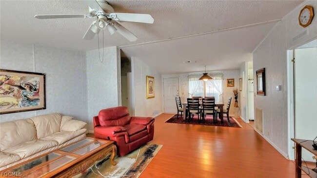 Photo - 4555 Pioneer 16th St