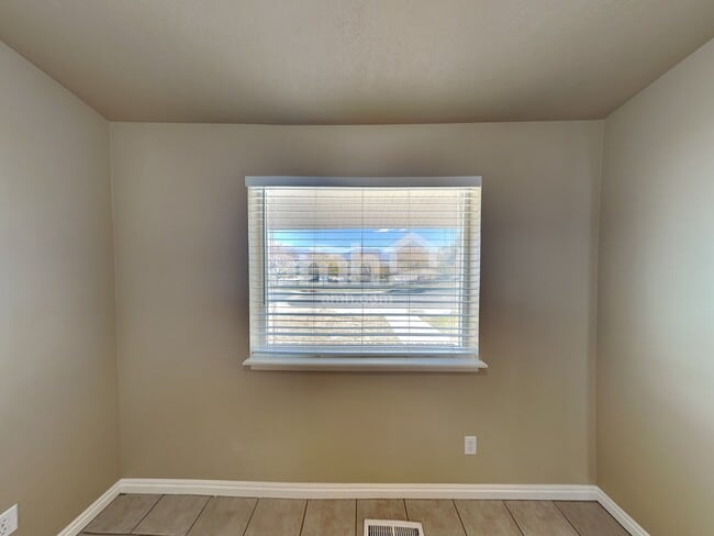 Photo - 3703 Lake Vista Dr