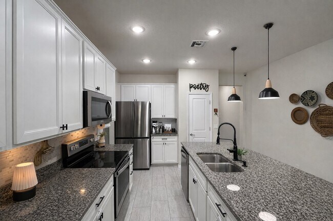 Photo - 2394 Post St