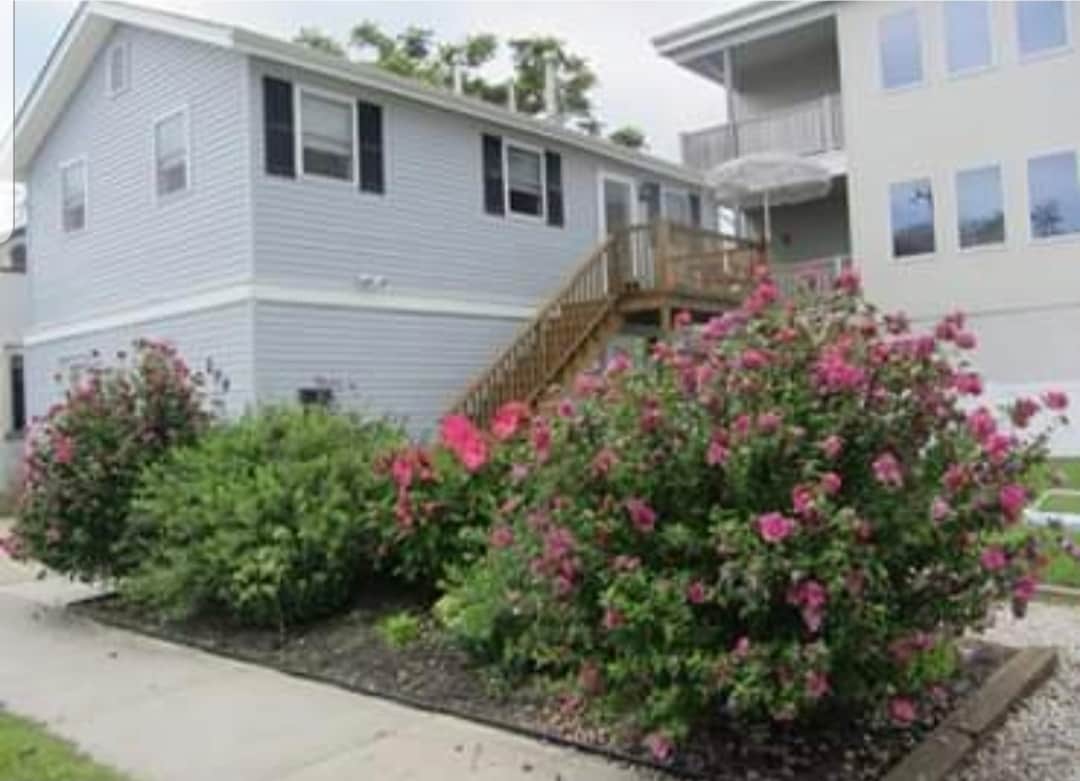 Photo - 206 W Roberts Ave Unit 1st floor