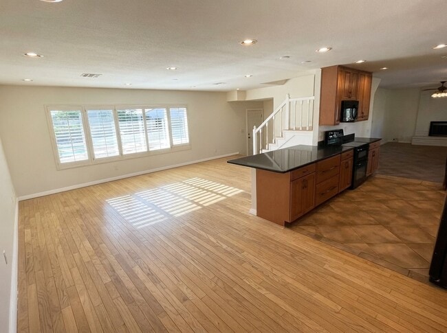 2248 S Saratoga