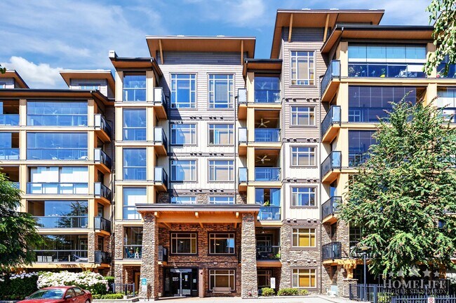 Spacious 2-Bedroom +Large Den Condo( could be 3rd bedroom) with 2 Primary Suites in Yorkson Creek