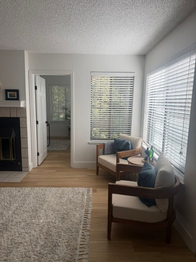Photo - Beautiful Newly Remodeled 2BD/1BA Condo in North Boulder Unidad D