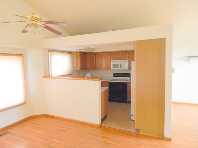 Building Photo - 718 Justice Dr