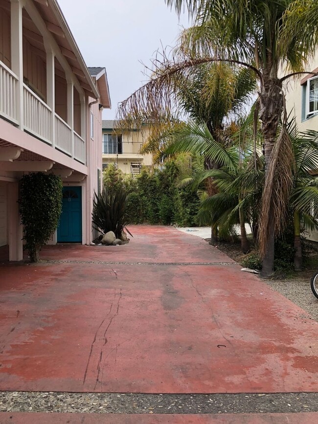 Photo - 6564 Del Playa Dr Unidad B