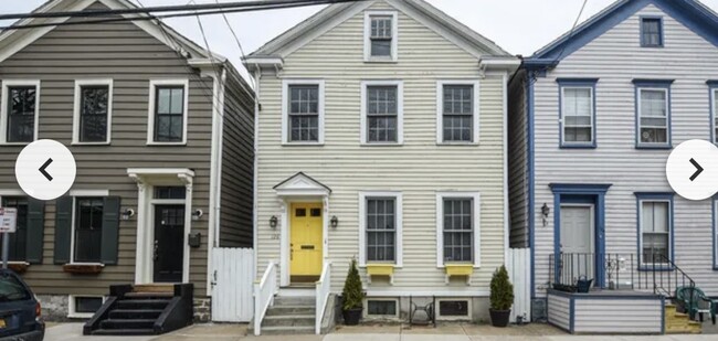 Building Photo - 126 N College St Unit 2