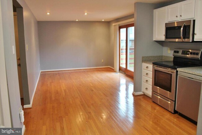 Photo - 9400 Wrought Iron Ct