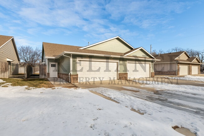 Photo - 212 W May St