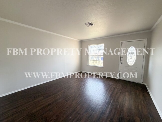 Photo - 549 N 62nd St