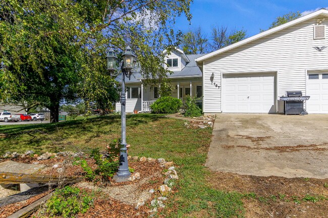 Photo - 707 E Brick St