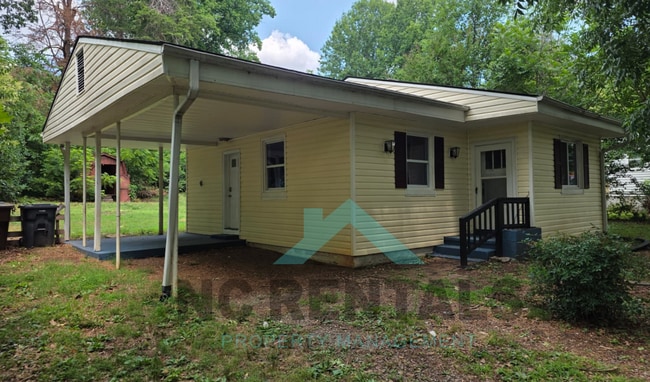 Photo - 3211 Donnell St
