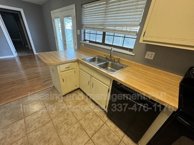 Photo - 107 Village Ln