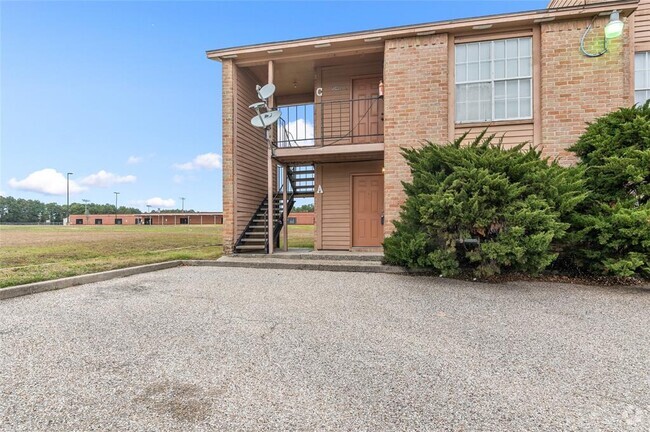 Building Photo - 13906 Buckingham Dr Unit C Rental