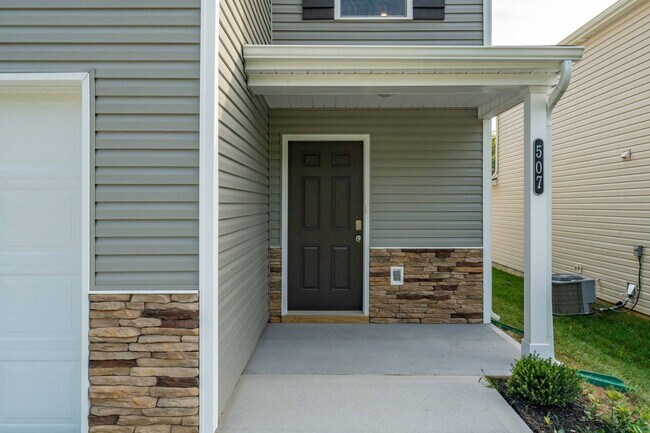 Photo - Newer Construction rental in Kingsport 3 b...