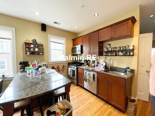 Photo - 148 Hillside St