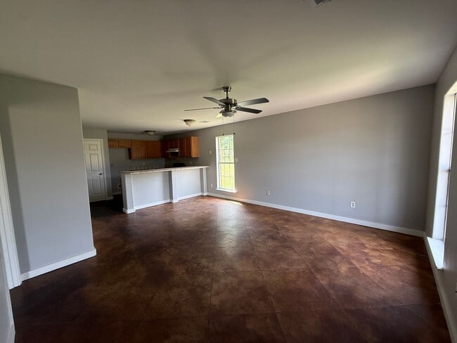 Photo - 113 Nikki Dr