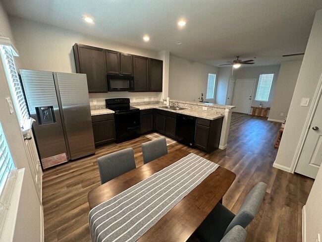 Photo - 968 Harper Ln