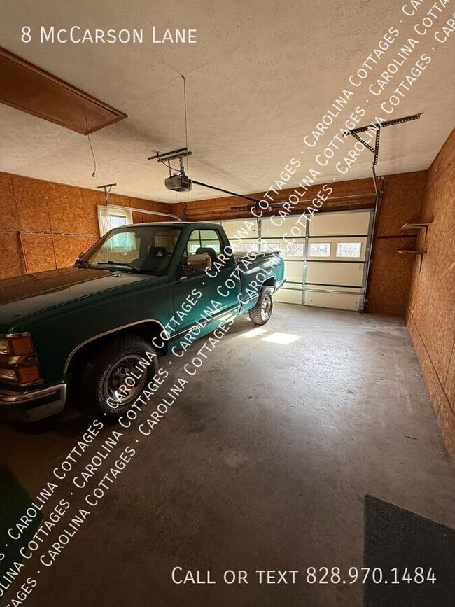 Photo - 8 McCarson Ln