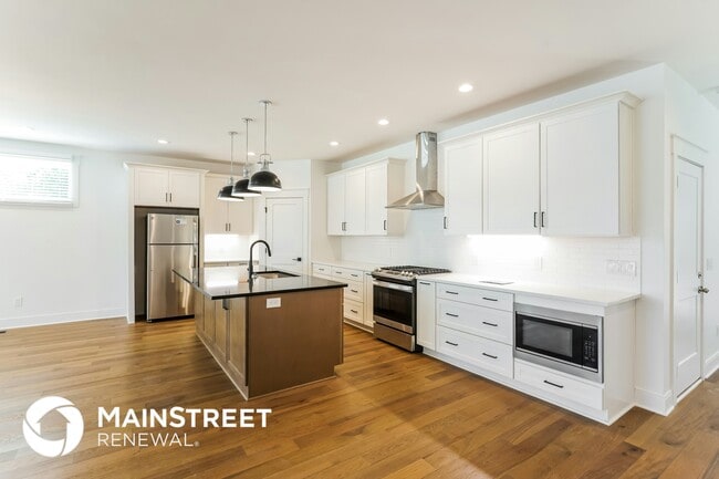 Photo - 606 26th Ave N